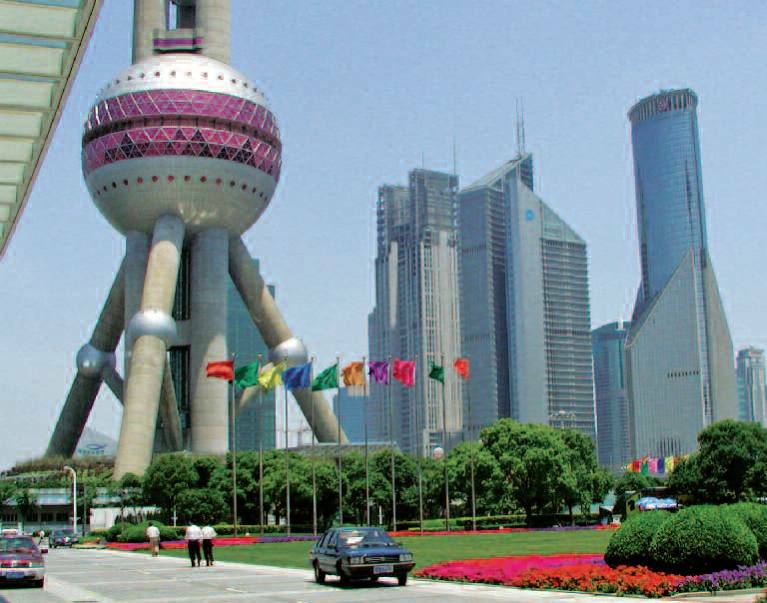 Šanghaj: Nejlidnatější město Číny a ráj nákupů